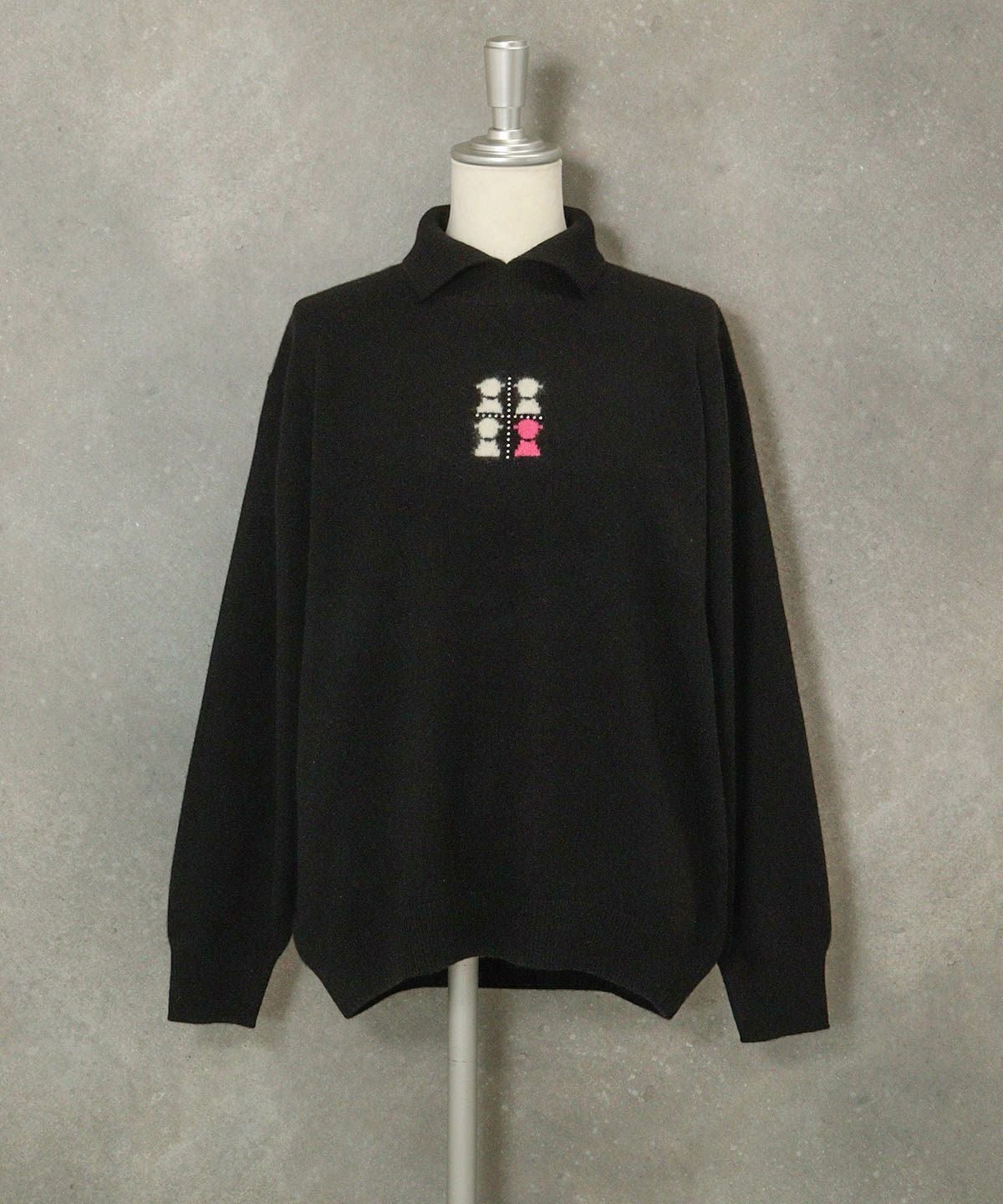 カシミヤ100％襟付きニット(ブラック)前