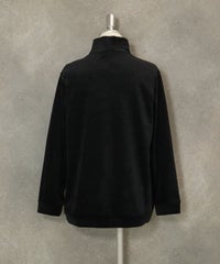 ロゴアップリケ起毛プルオーバー(ブラック)後ろ