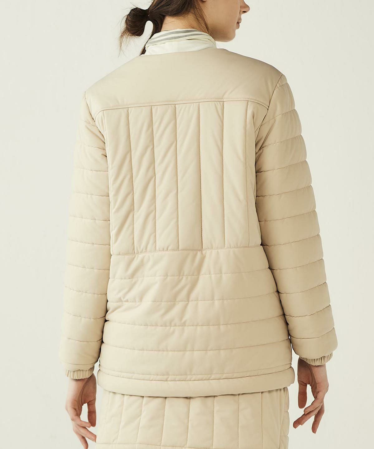 モデル着用画像（ベージュ）