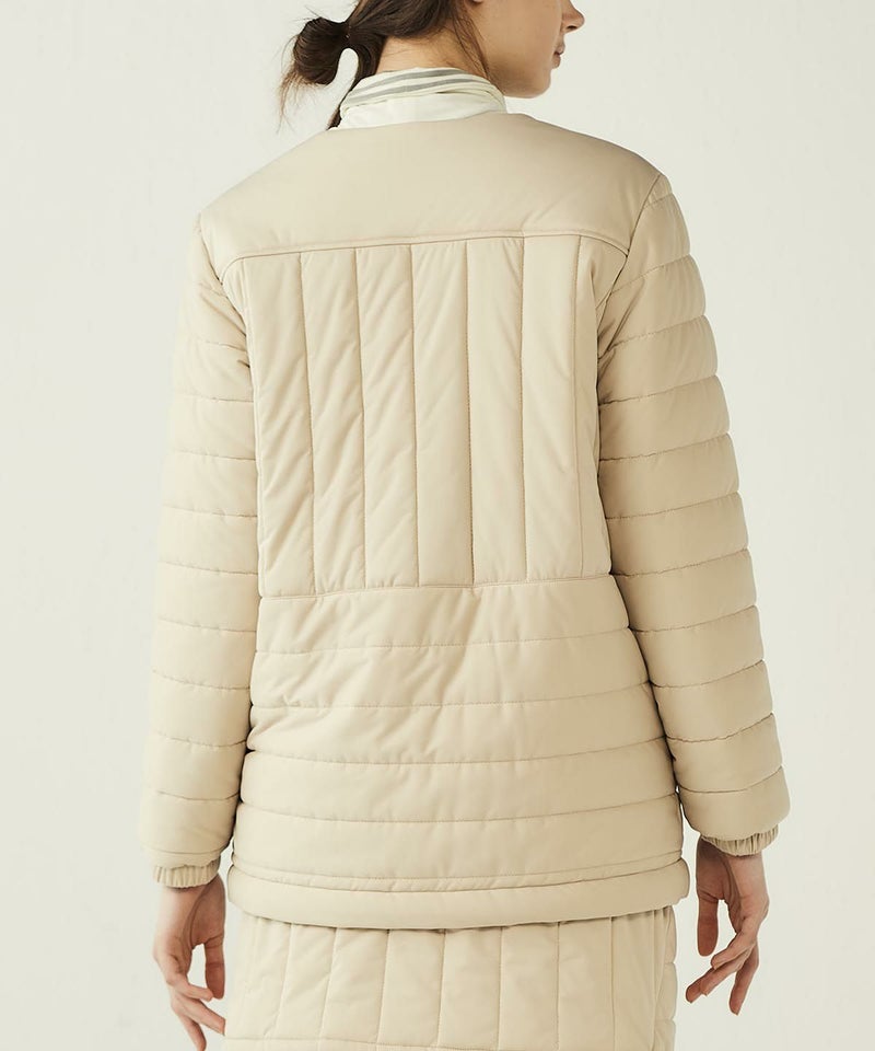 モデル着用画像（ベージュ）