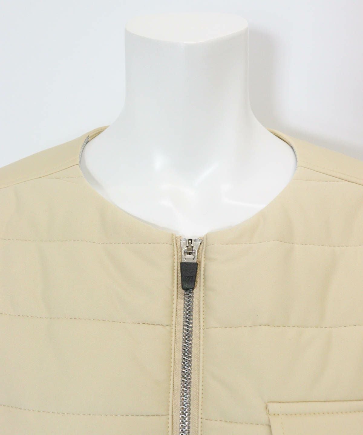 首元部分（ベージュ）