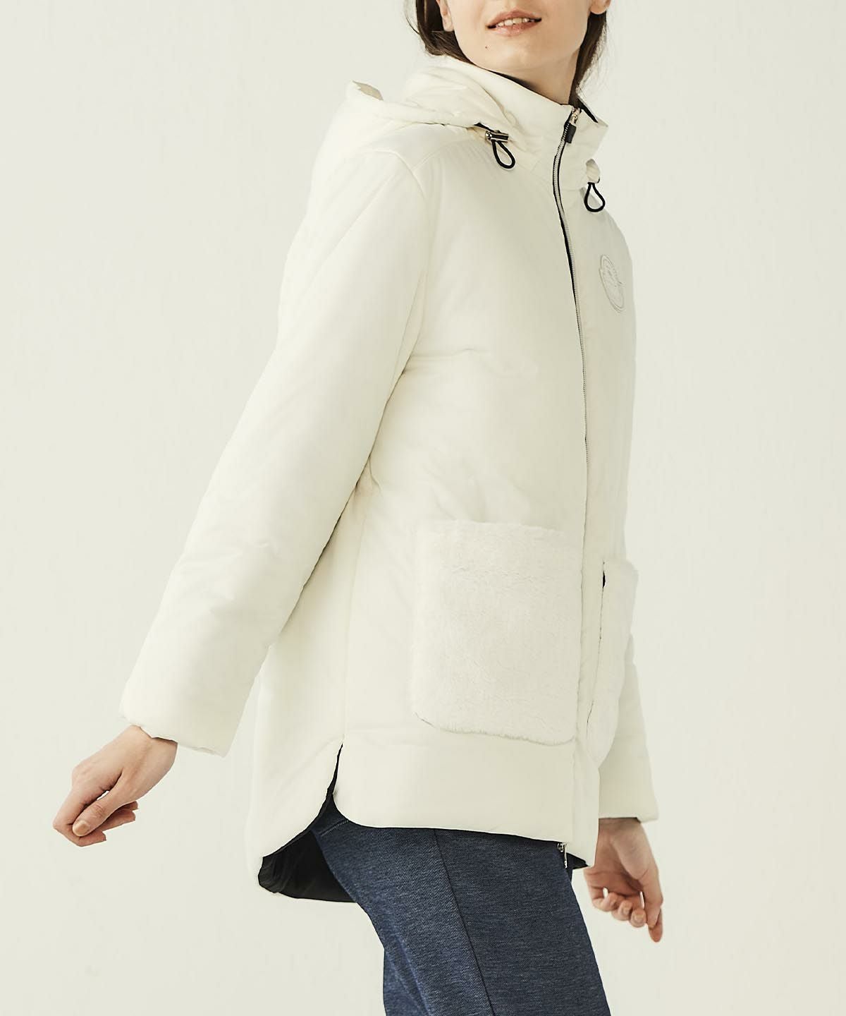 モデル着用画像（ホワイト）