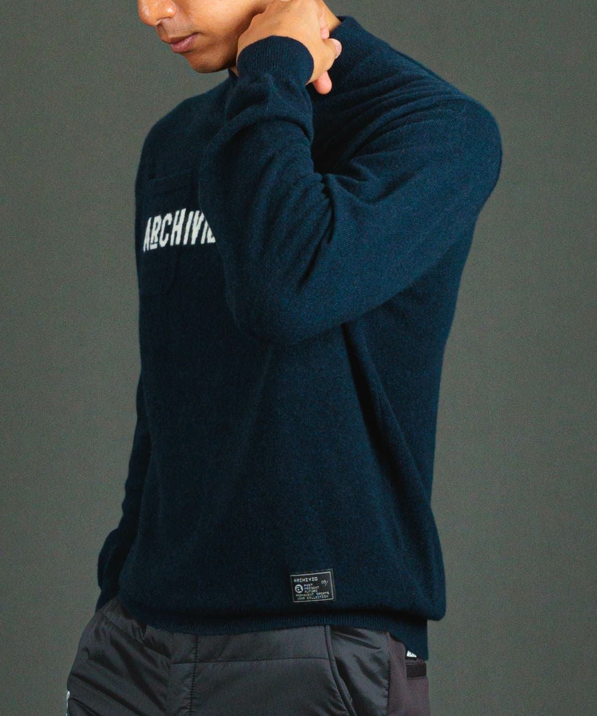 モデル着用画像(ネイビー)