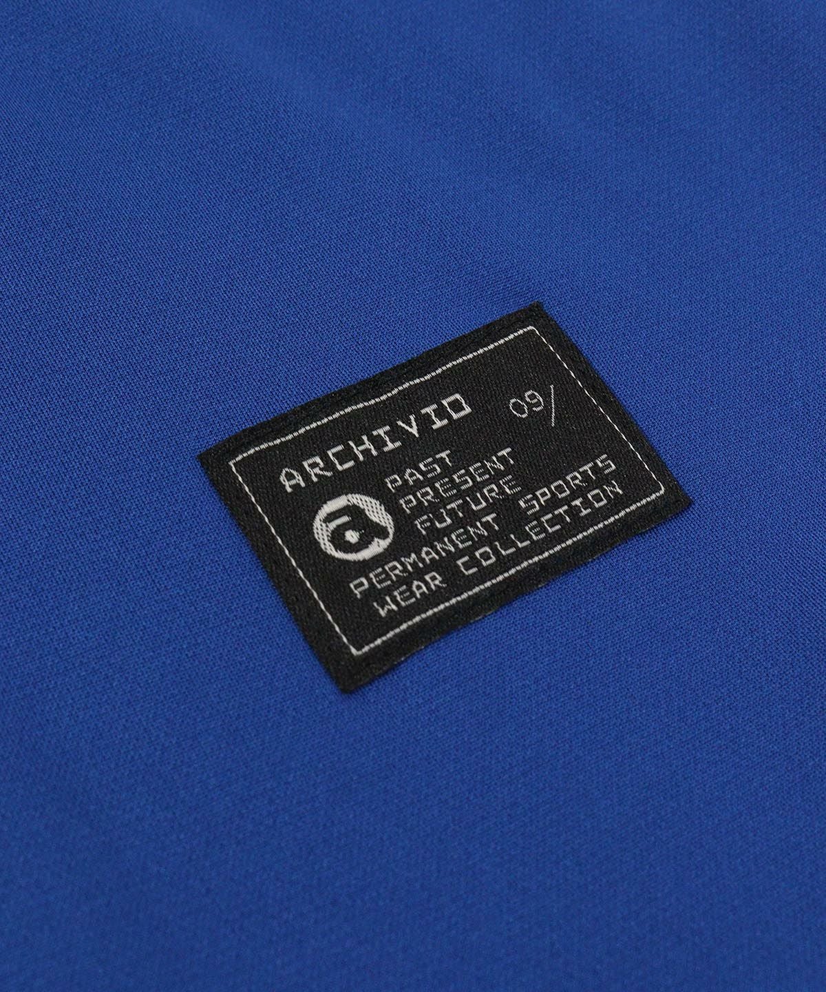 ロゴタグ部分（ブルー）