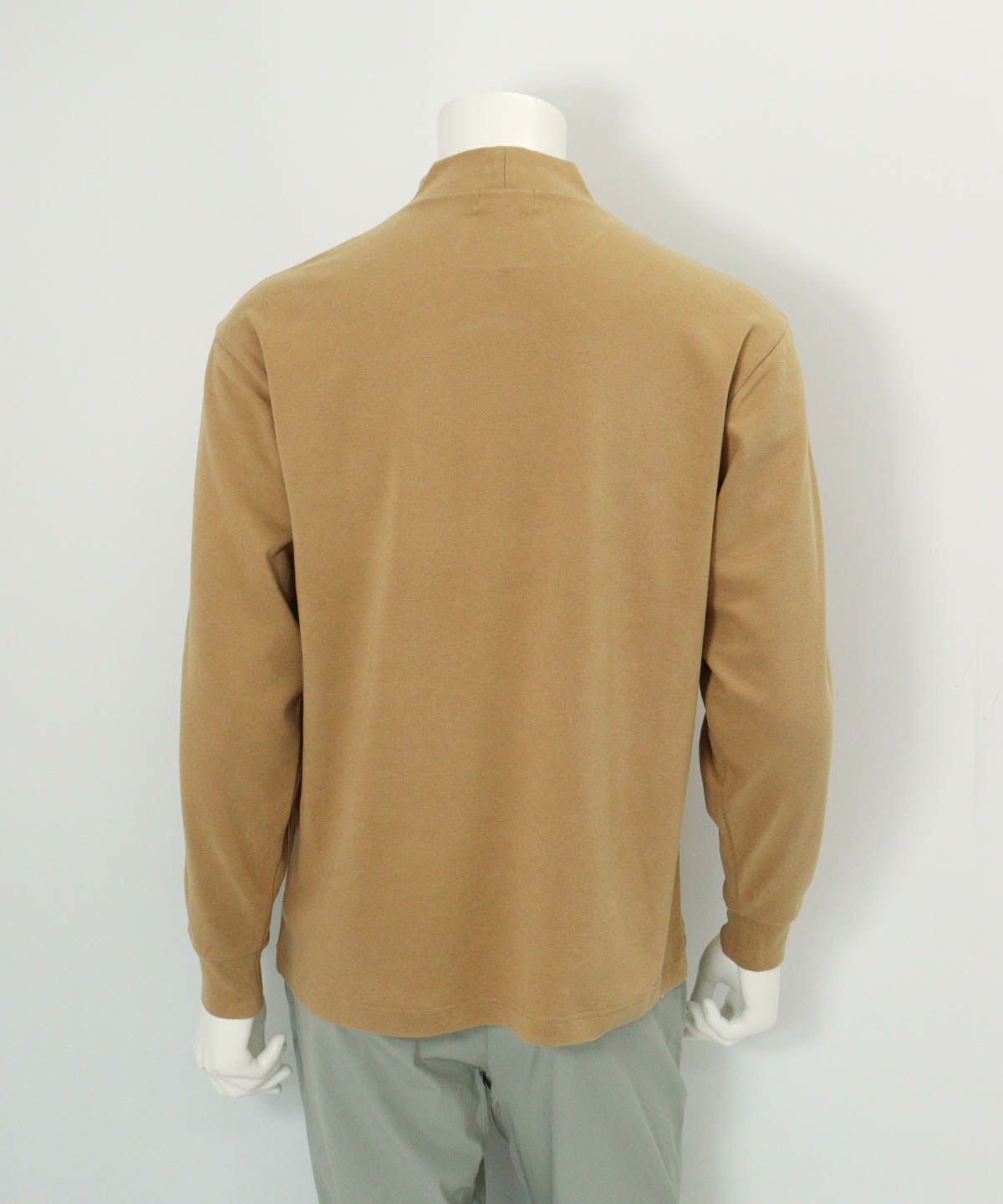 【メンズ】パイピングライン起毛プルオーバー(ベージュ)後ろ