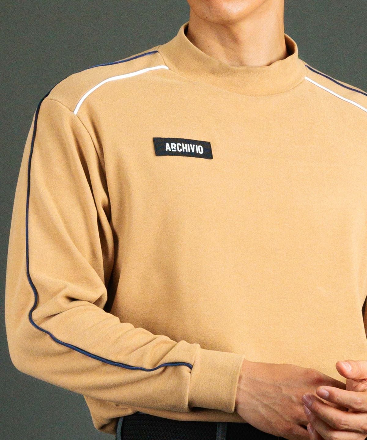 モデル着用画像（ベージュ）