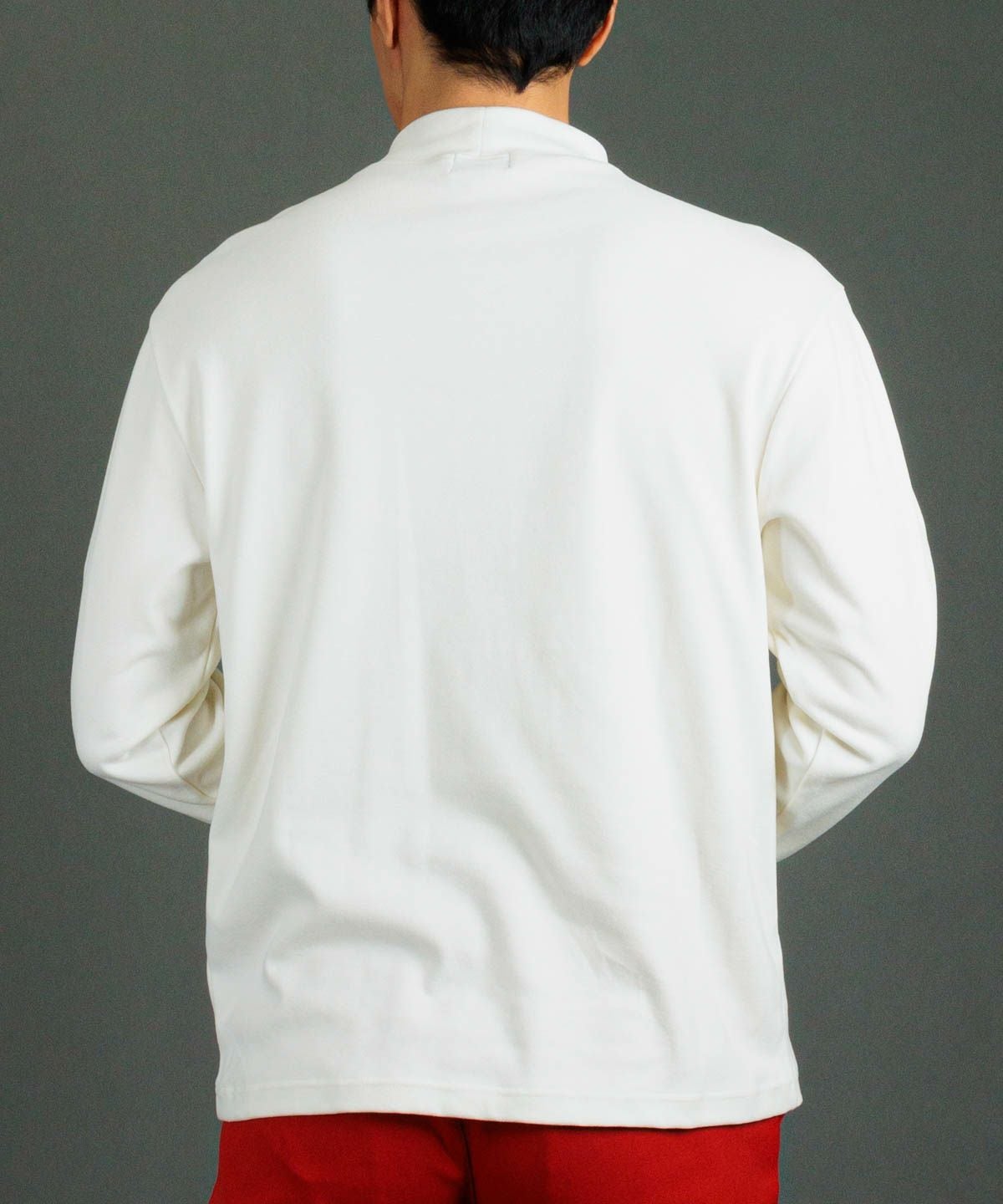 モデル着用画像（ホワイト）