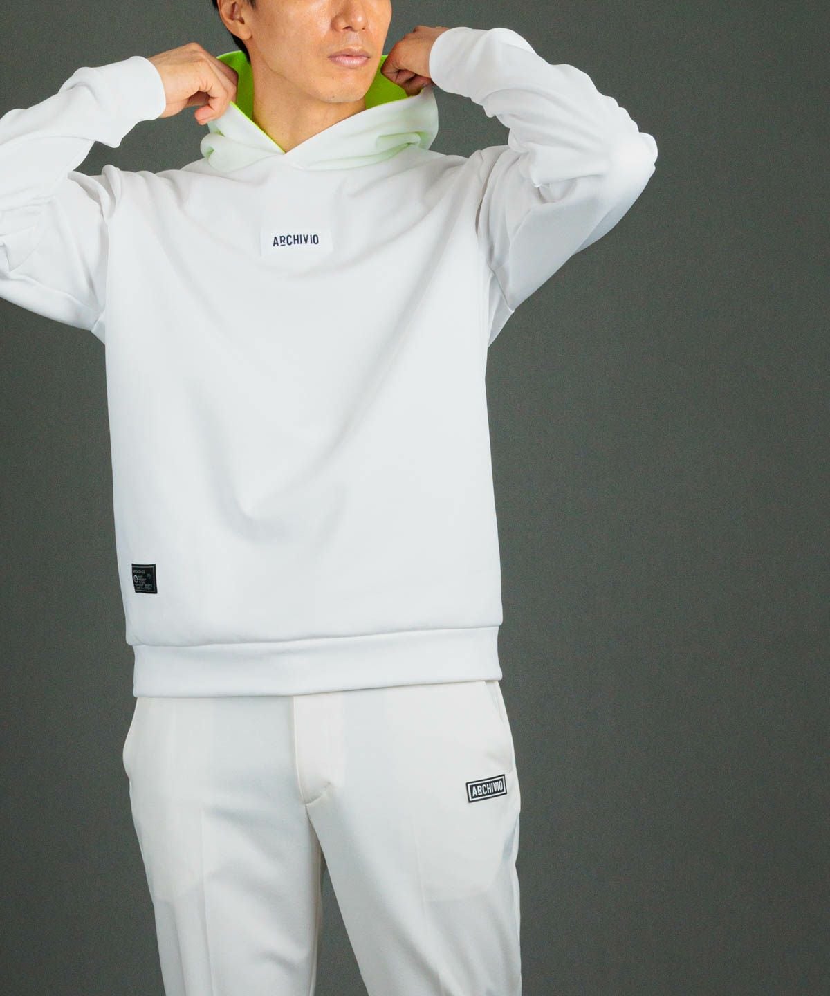 モデル着用画像（ホワイト）