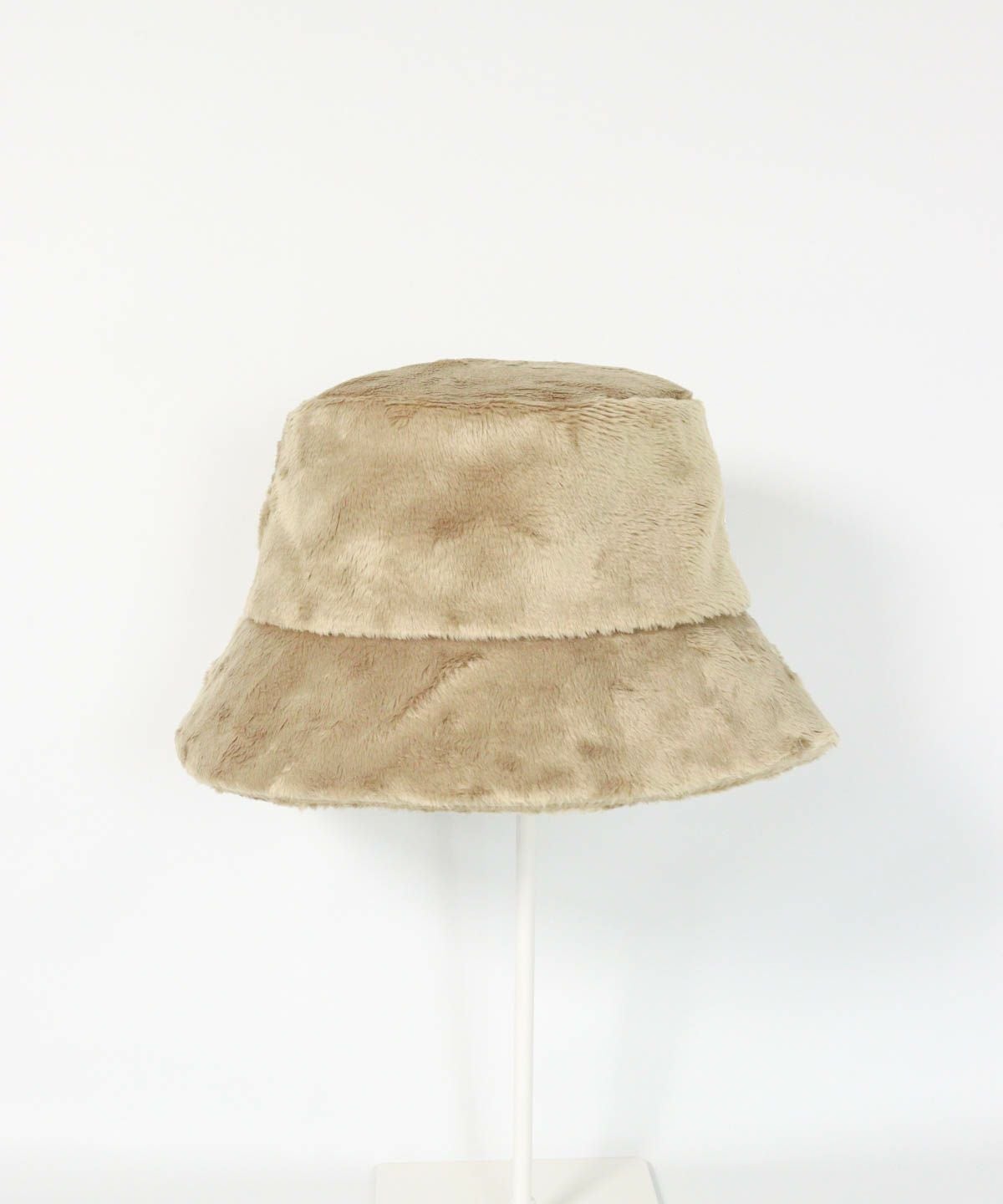 左側(ベージュ)