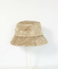 左側(ベージュ)