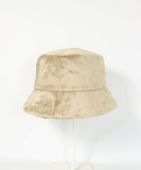 右側(ベージュ)