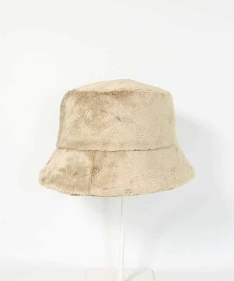 右側(ベージュ)