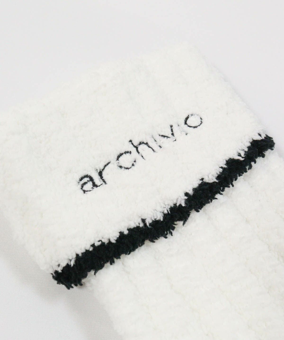 ロゴアップ(ホワイト)