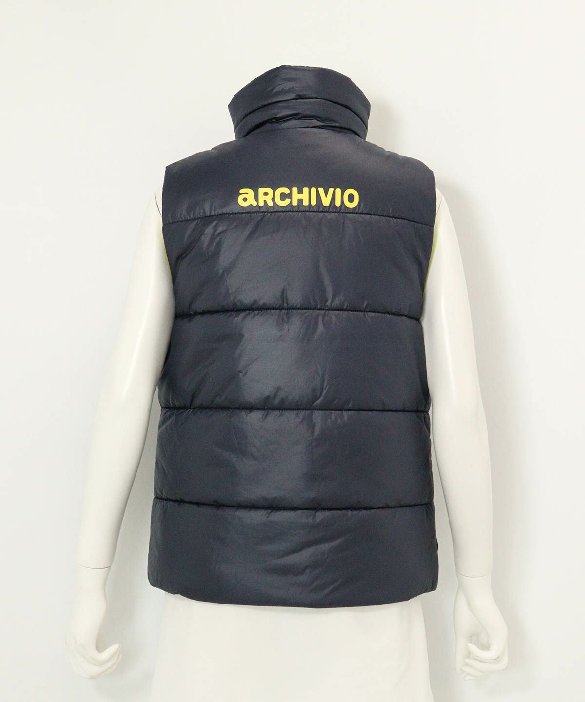 中綿サイドロゴベスト(ネイビー)後ろ