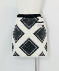 フェザーヤーン保温ニットスカート後（ブラック）