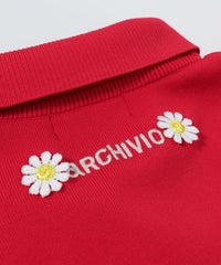 首元後ろロゴアップ(レッド)