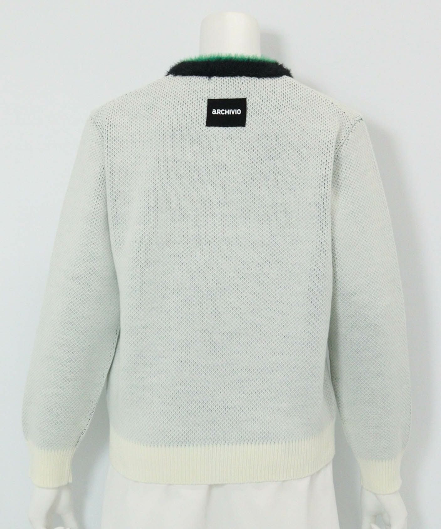 黒ヒョウジャガードニット(ホワイト)後ろ