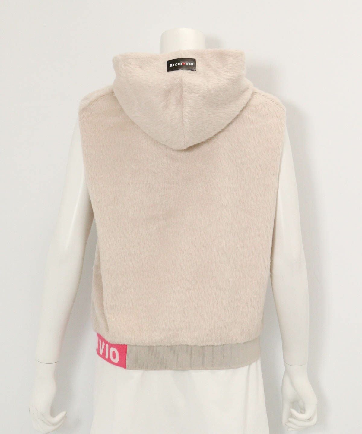 フード付きシャギーベスト(ベージュ)後ろ