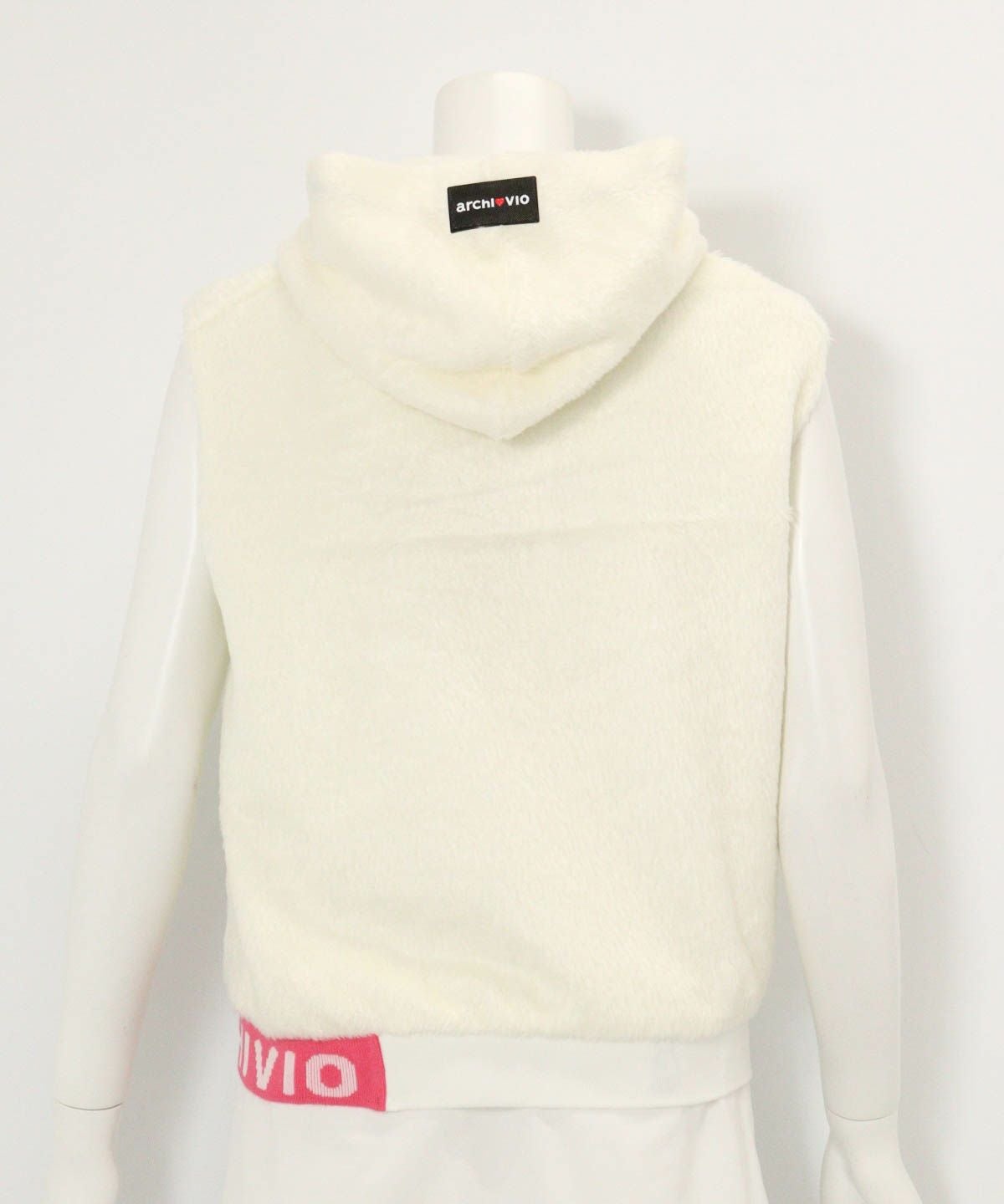 フード付きシャギーベスト(ホワイト)後ろ