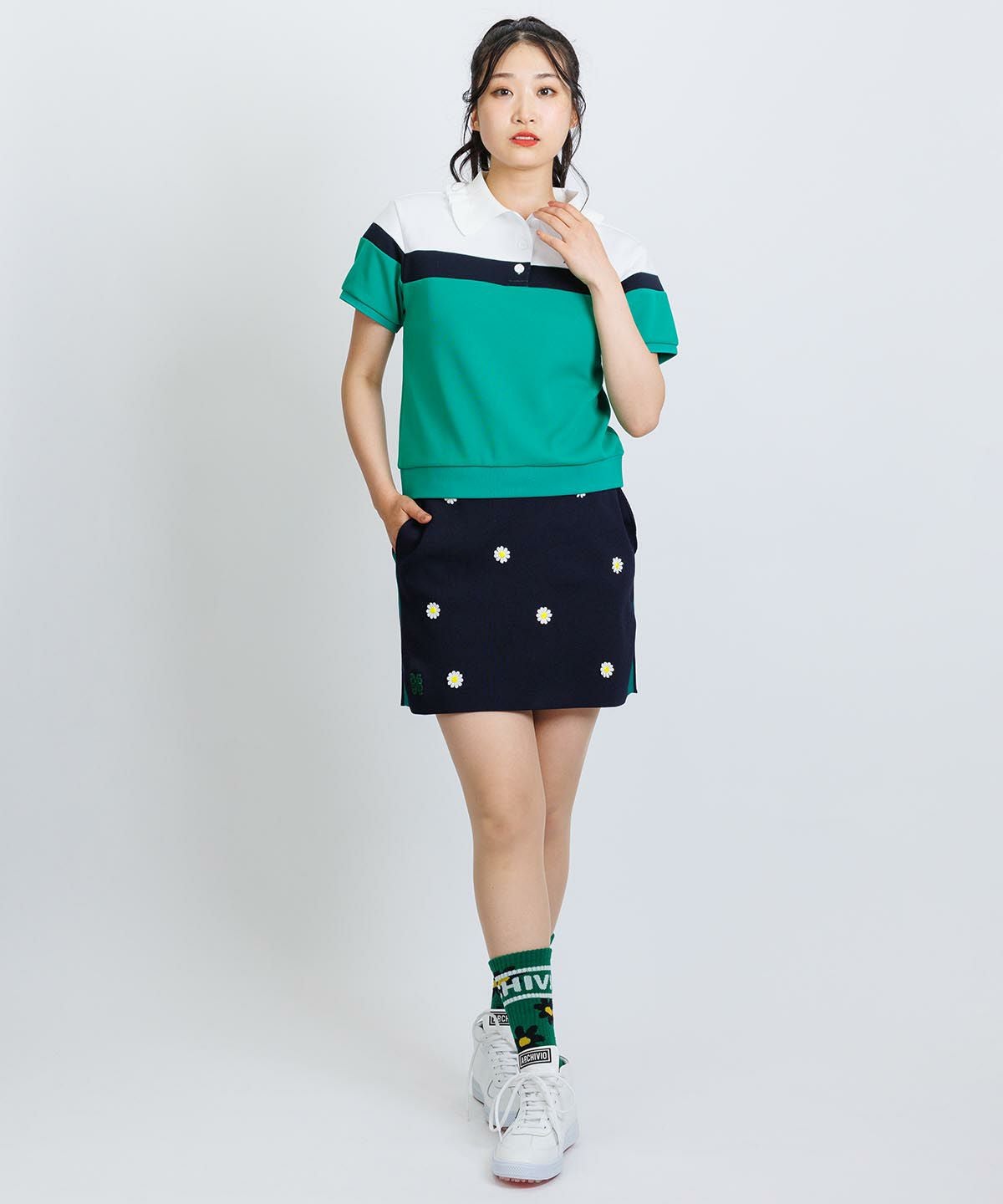 モデル着用画像(ホワイト×グリーン)