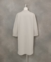 キルトポケット七分袖ワンピース(ライトグレー)後ろ