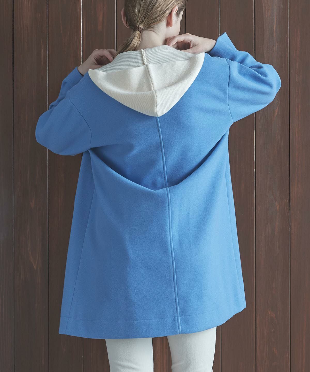 モデル着用カタログ画像（ライトブルー）