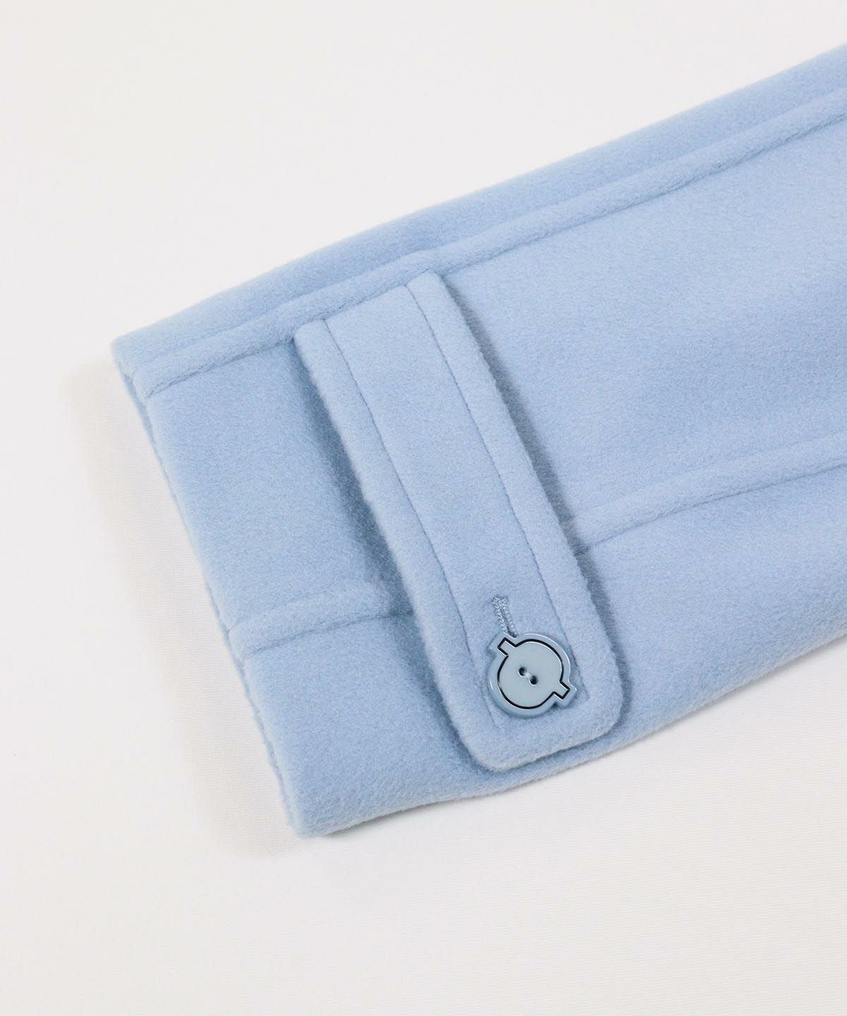 袖口部分（ライトブルー）