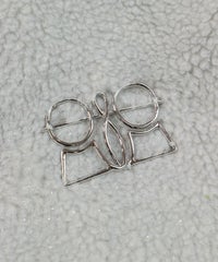 ブローチ風モチーフ(ライトグレー)