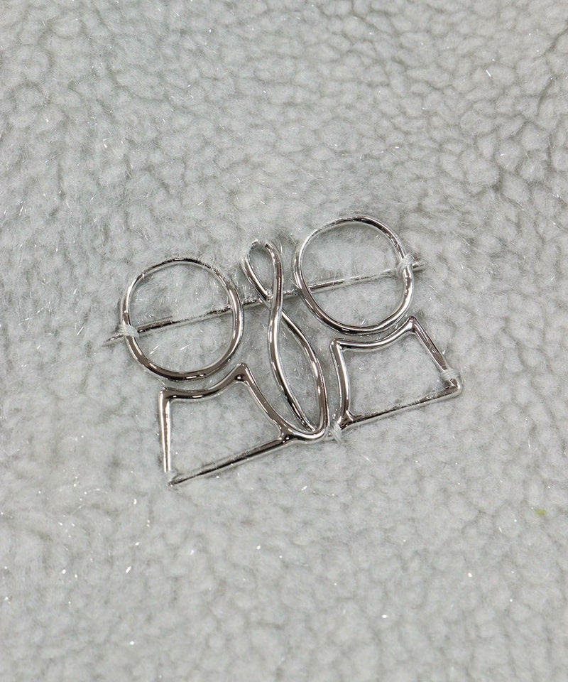 ブローチ風モチーフ(ライトグレー)