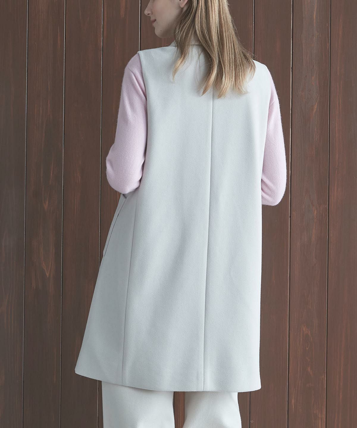 モデル着用カタログ画像（ベージュ）