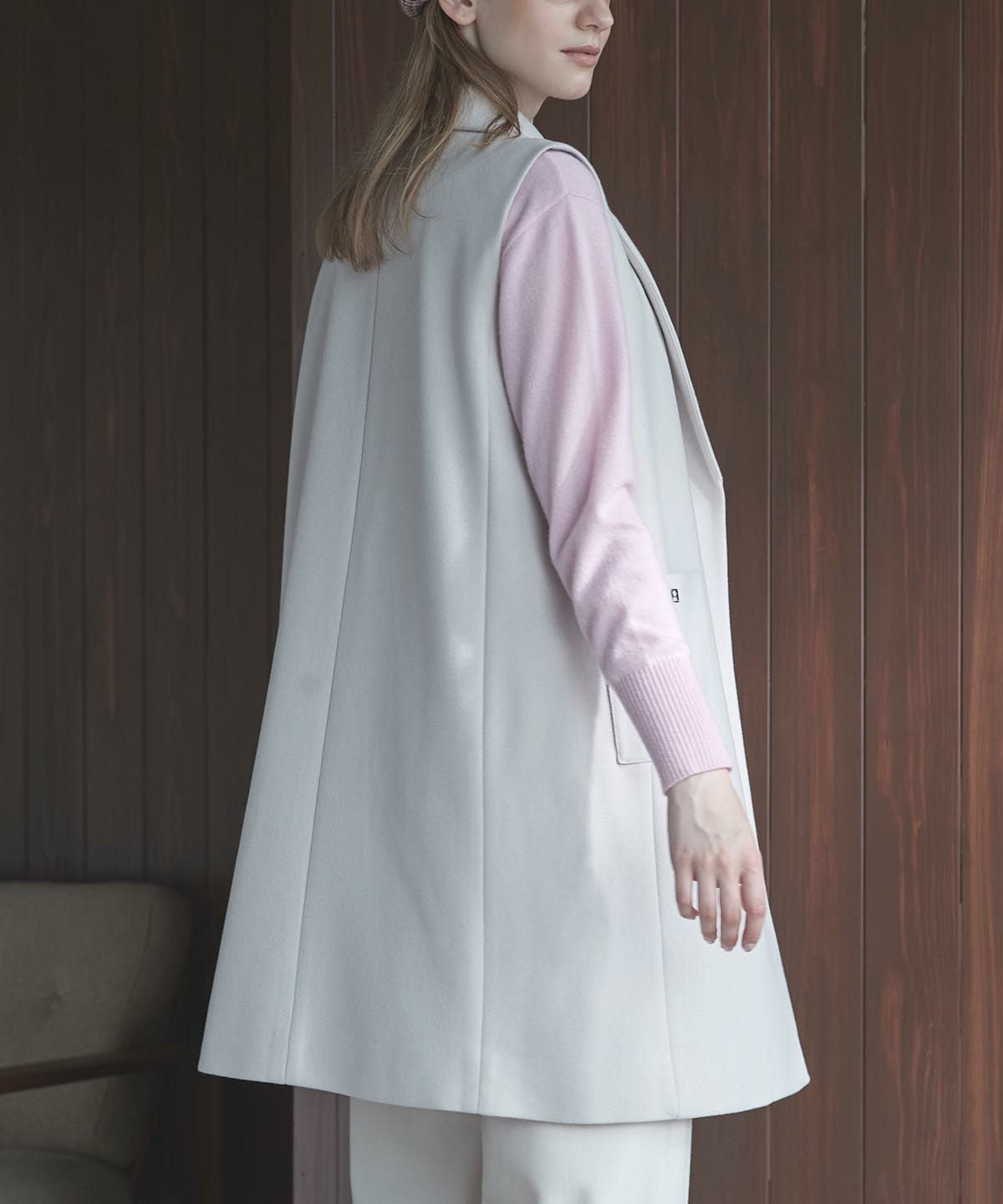 モデル着用カタログ画像（ベージュ）