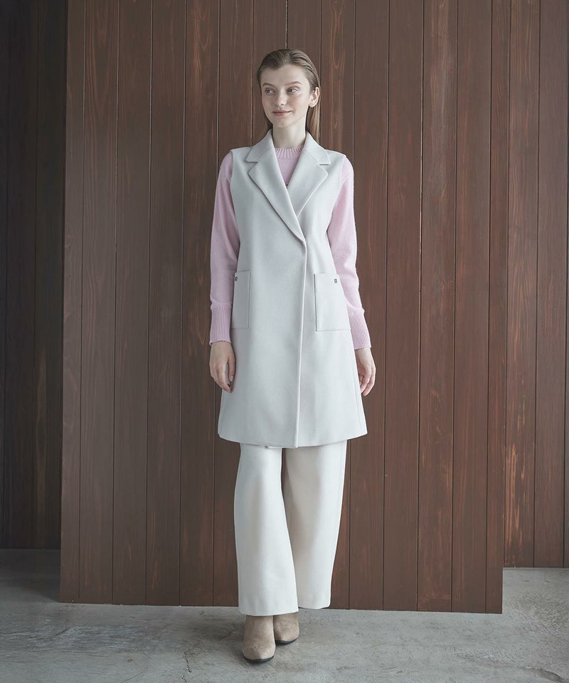 モデル着用カタログ画像（ベージュ）