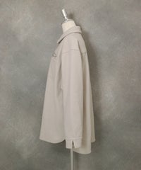ウールライク保温ジャケット横（ベージュ）