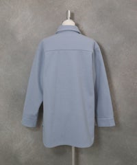 ウールライク保温ジャケット後（ライトブルー）