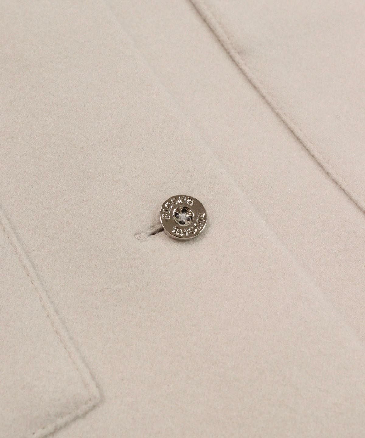 ボタン部分（ベージュ）