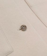 ボタン部分（ベージュ）