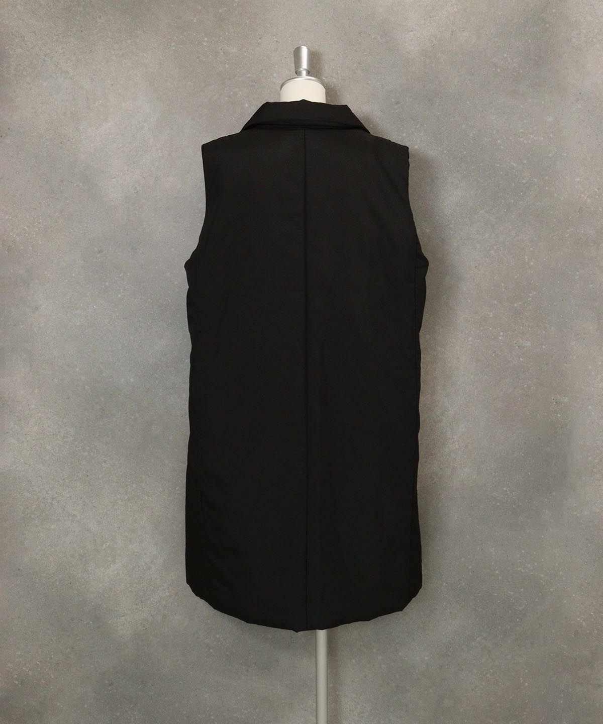 撥水中綿テーラードベスト後ろ（ブラック）