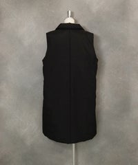 撥水中綿テーラードベスト後ろ（ブラック）