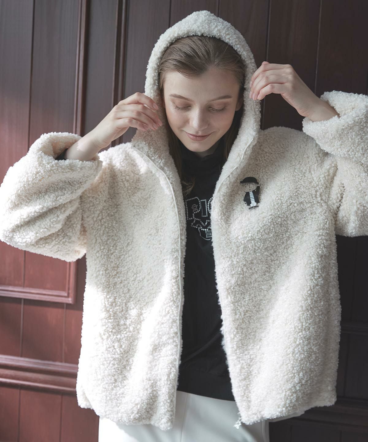 モデル着用カタログ画像（ホワイト）