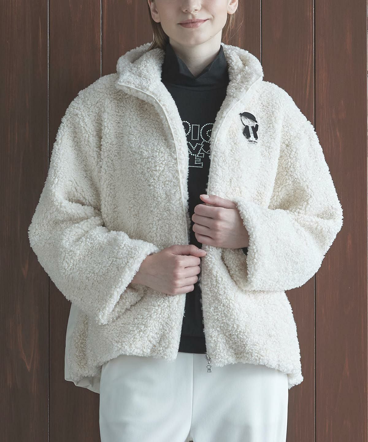 モデル着用カタログ画像（ホワイト）