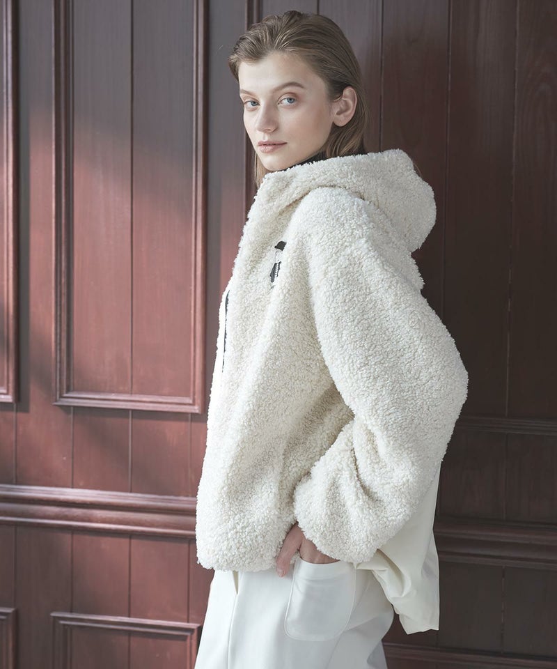 モデル着用カタログ画像（ホワイト）