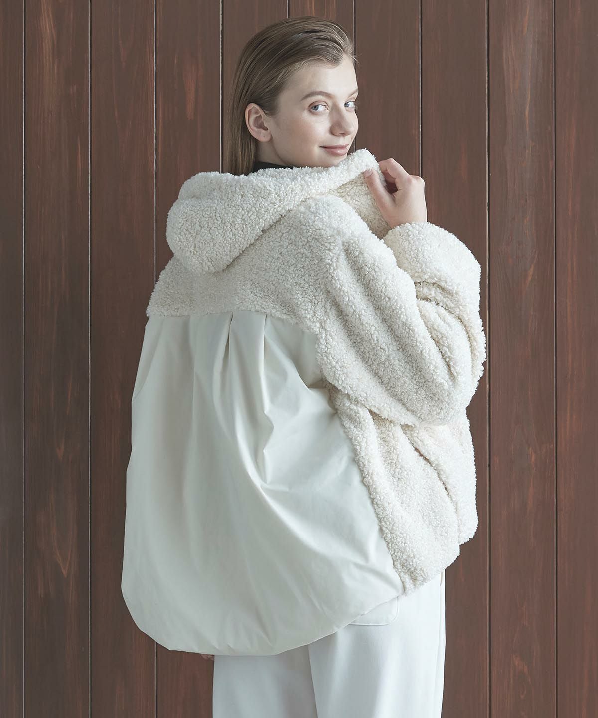 モデル着用カタログ画像（ホワイト）