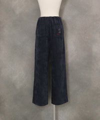 コーデュロイ刺繍ワイドパンツ後ろ（ネイビー）