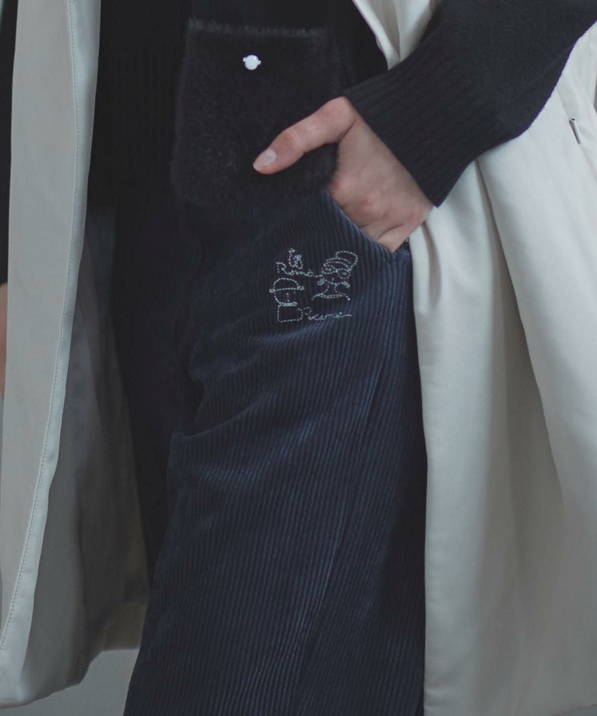 モデル着用カタログ画像（ネイビー）