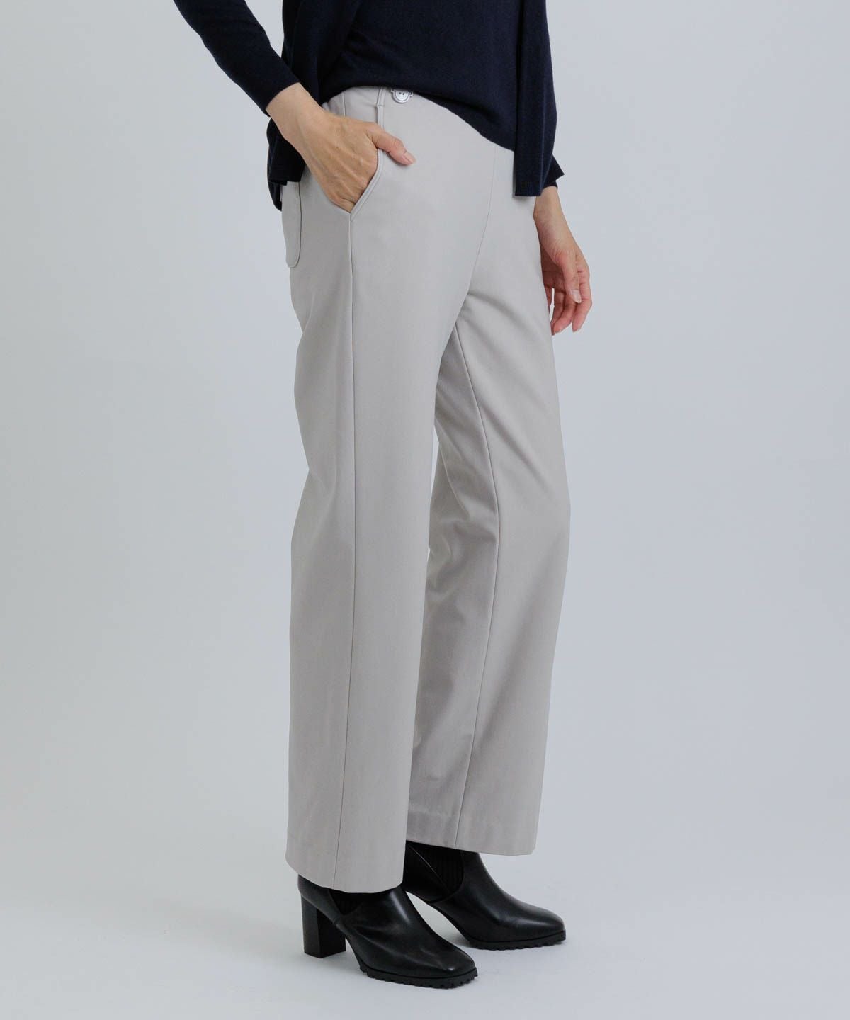 モデル着用画像（ライトグレー）