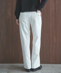 モデル着用カタログ画像（ホワイト）