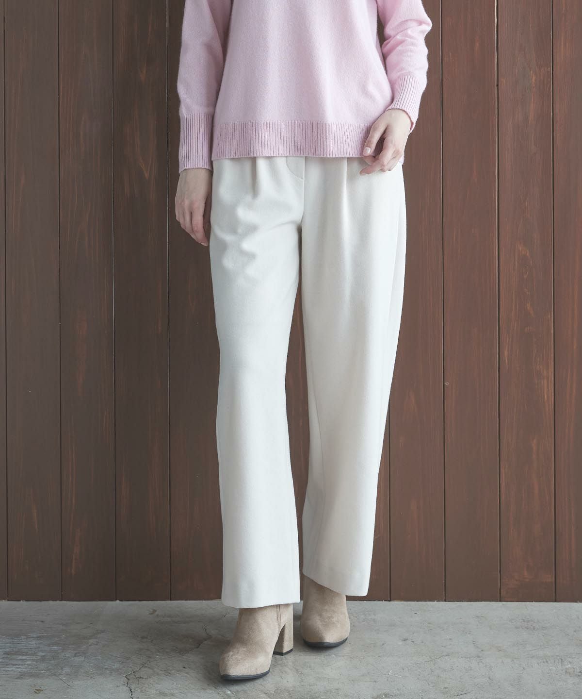 モデル着用画像（ベージュ）