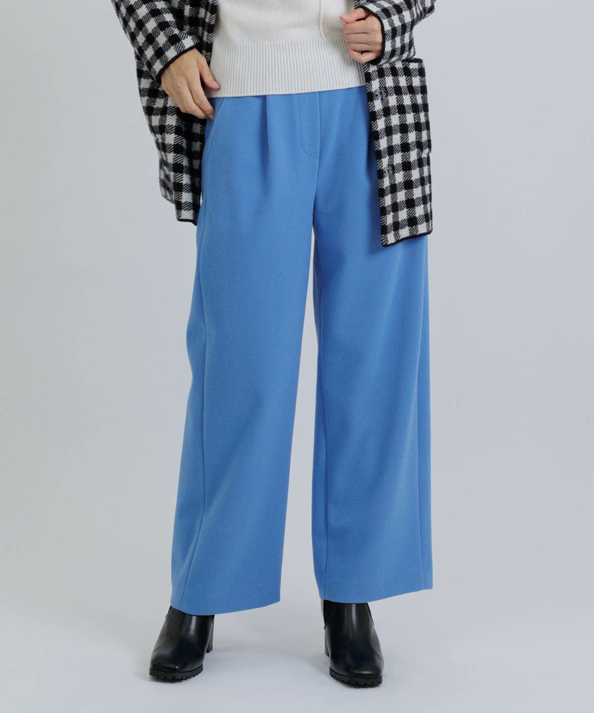 モデル着用画像（ライトブルー）