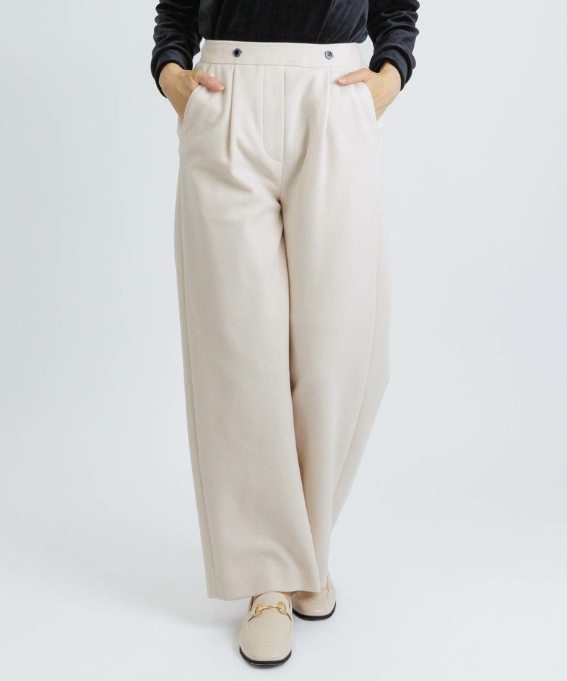 モデル着用画像（ベージュ）