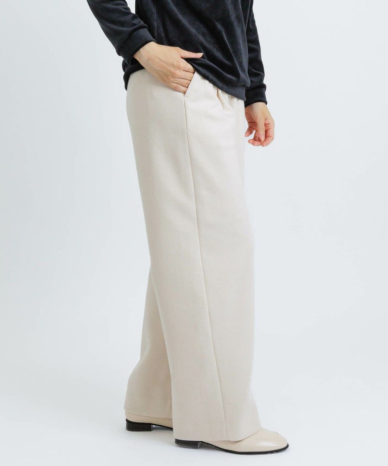 モデル着用画像（ベージュ）